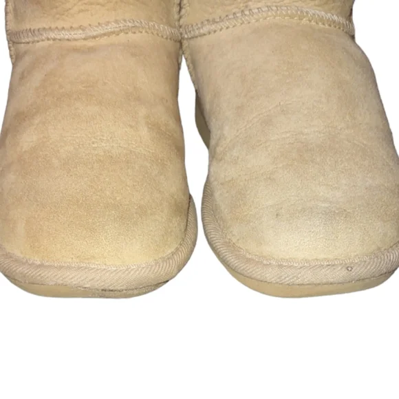 UGGS boot classic short kids sz W4. Logo snow warm lined Leather faux fur - Picture 6 of 9